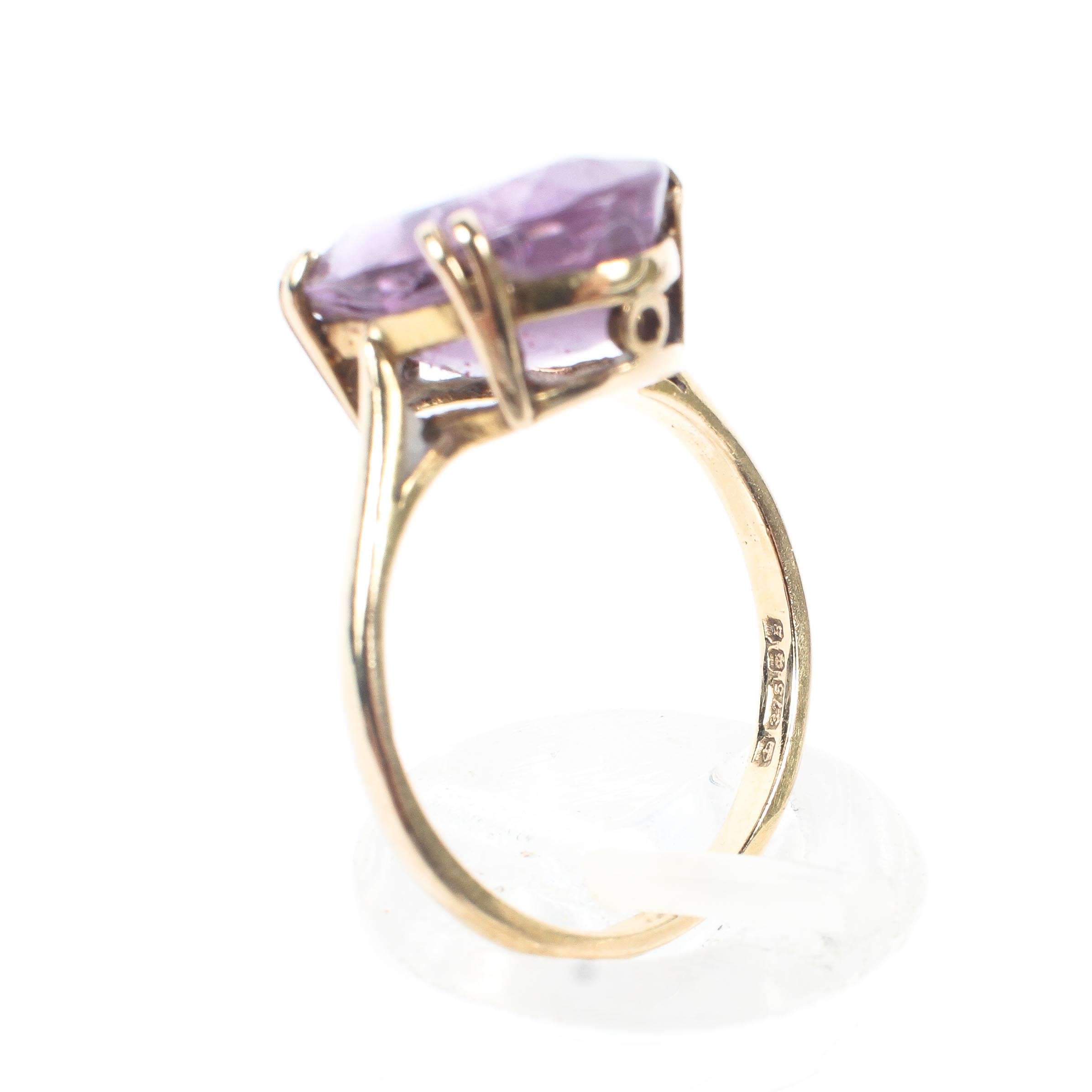 A 9ct gold and amethyst set ring. - Image 4 of 4