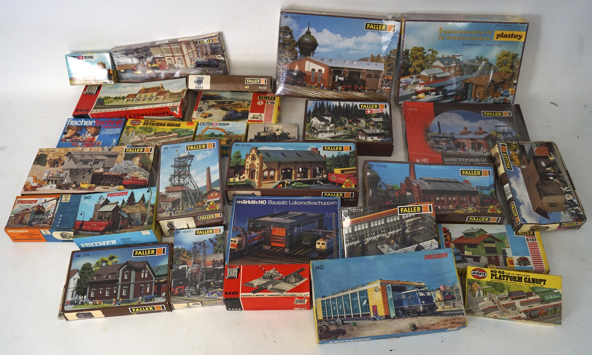 A large selection of model railway related scenary, most being by Faller,