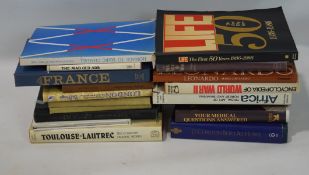 A collection of 20th and 21st century books,.