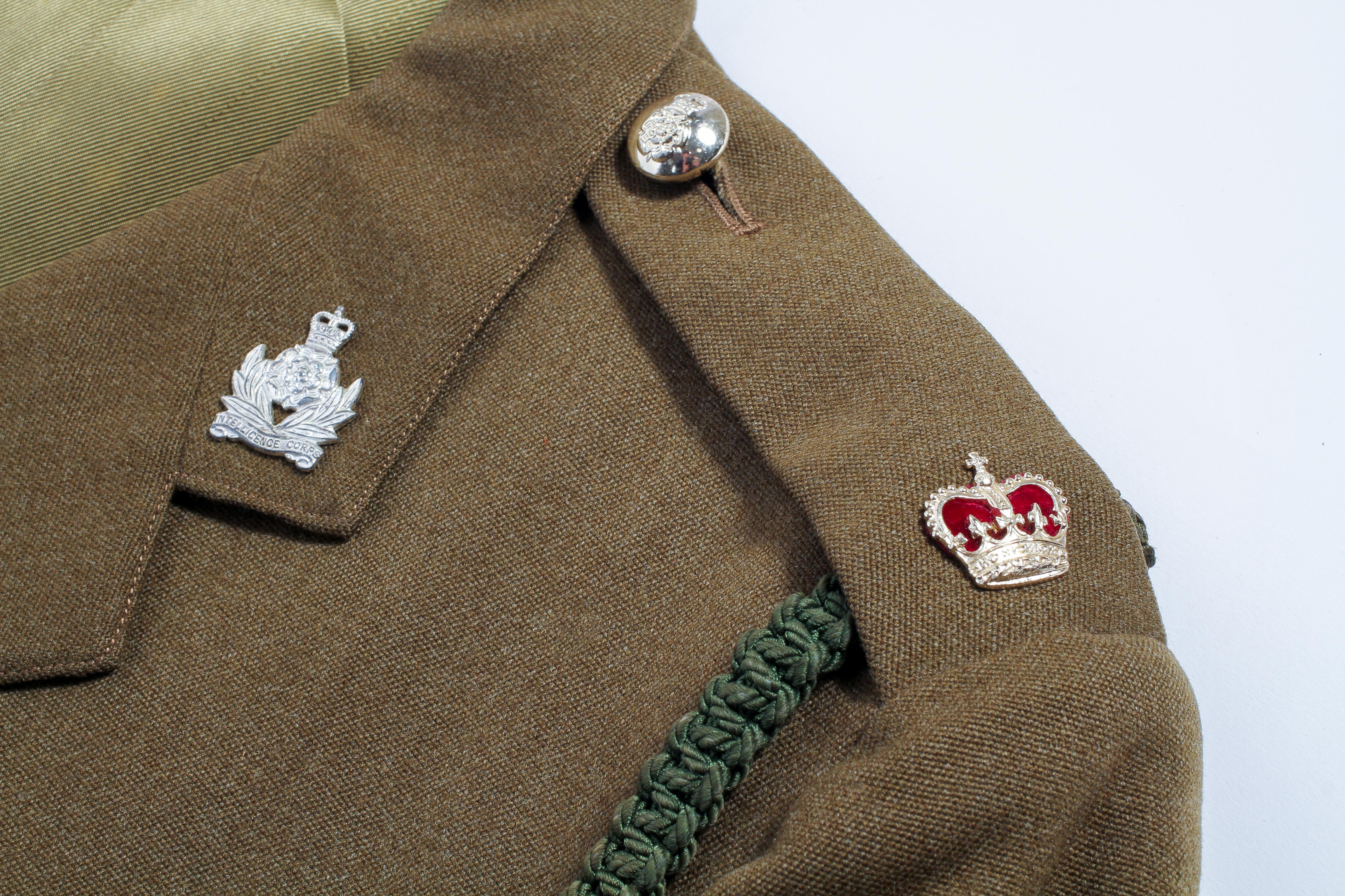 A 20th century British military army coat, - Image 2 of 4