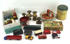Assorted collectables, to include an Acme Boy Scouts whistle, and more