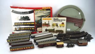 A collection of Hornby 00 gauge and other model railway wares,