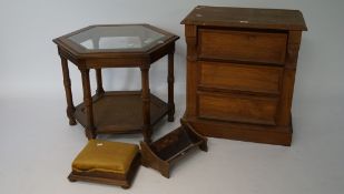 A group of 19th/20th century furniture