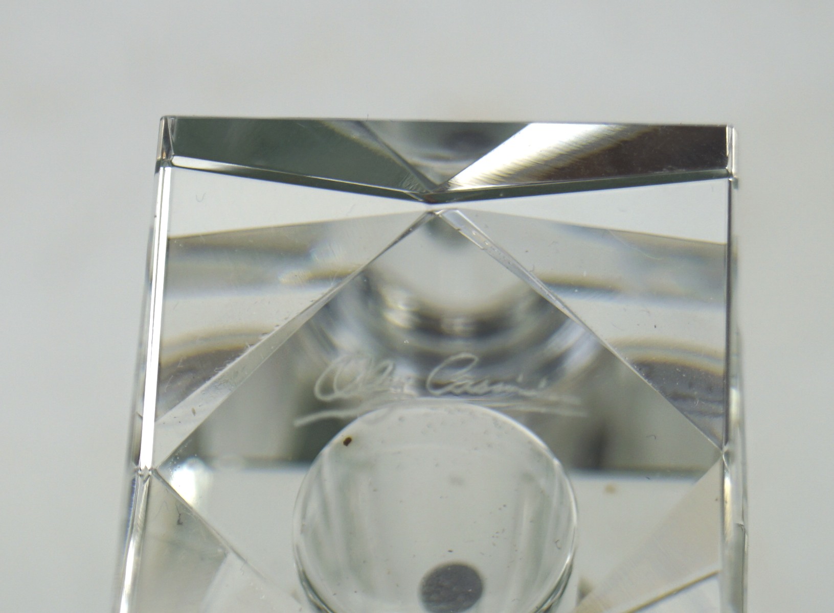 Oleg cassini crystal perfume bottle, - Image 2 of 2