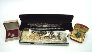 A small collection of costume jewellery,