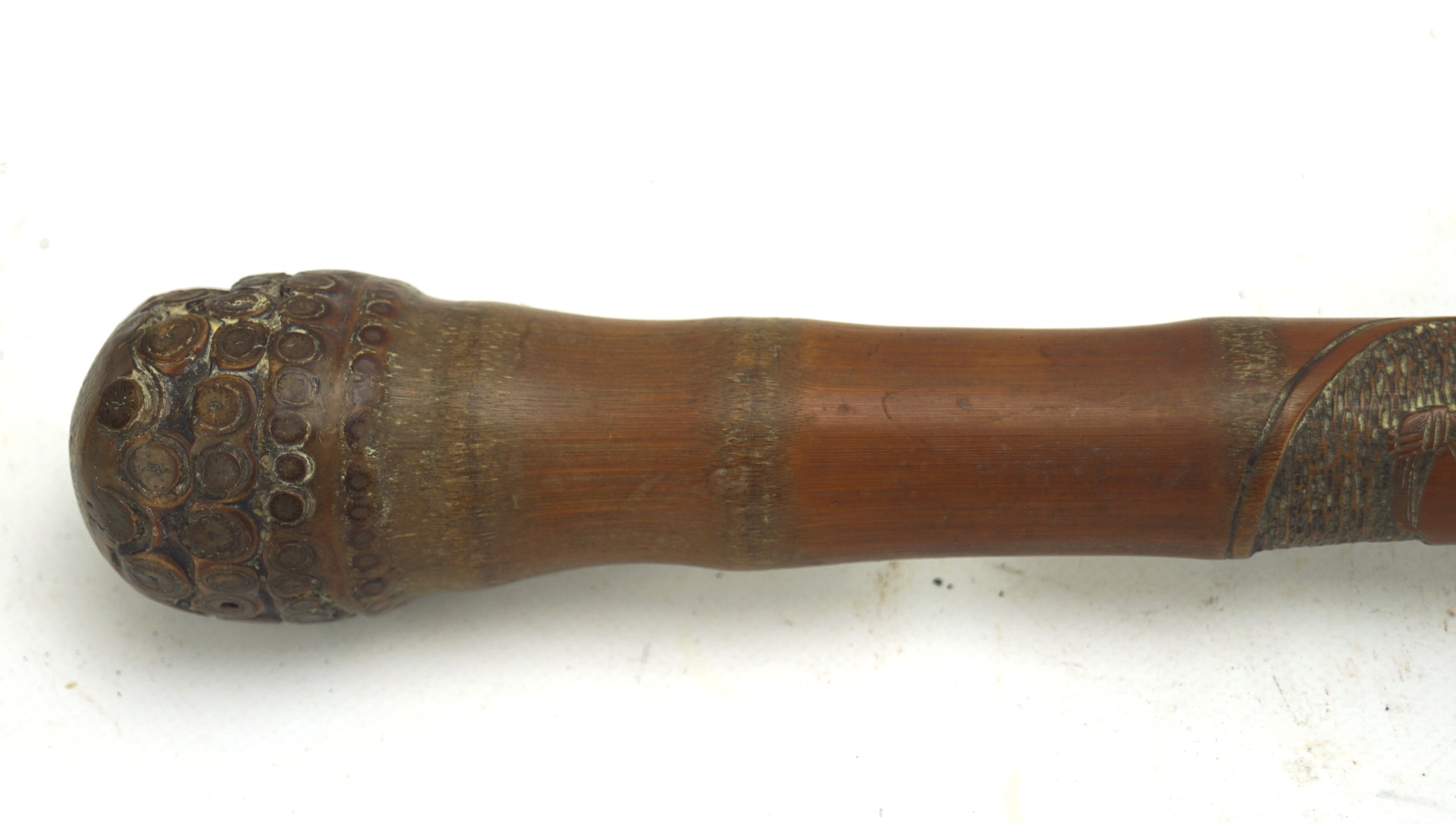 A late 19th/early 20th century Japanese carved bamboo walking cane - Image 2 of 2