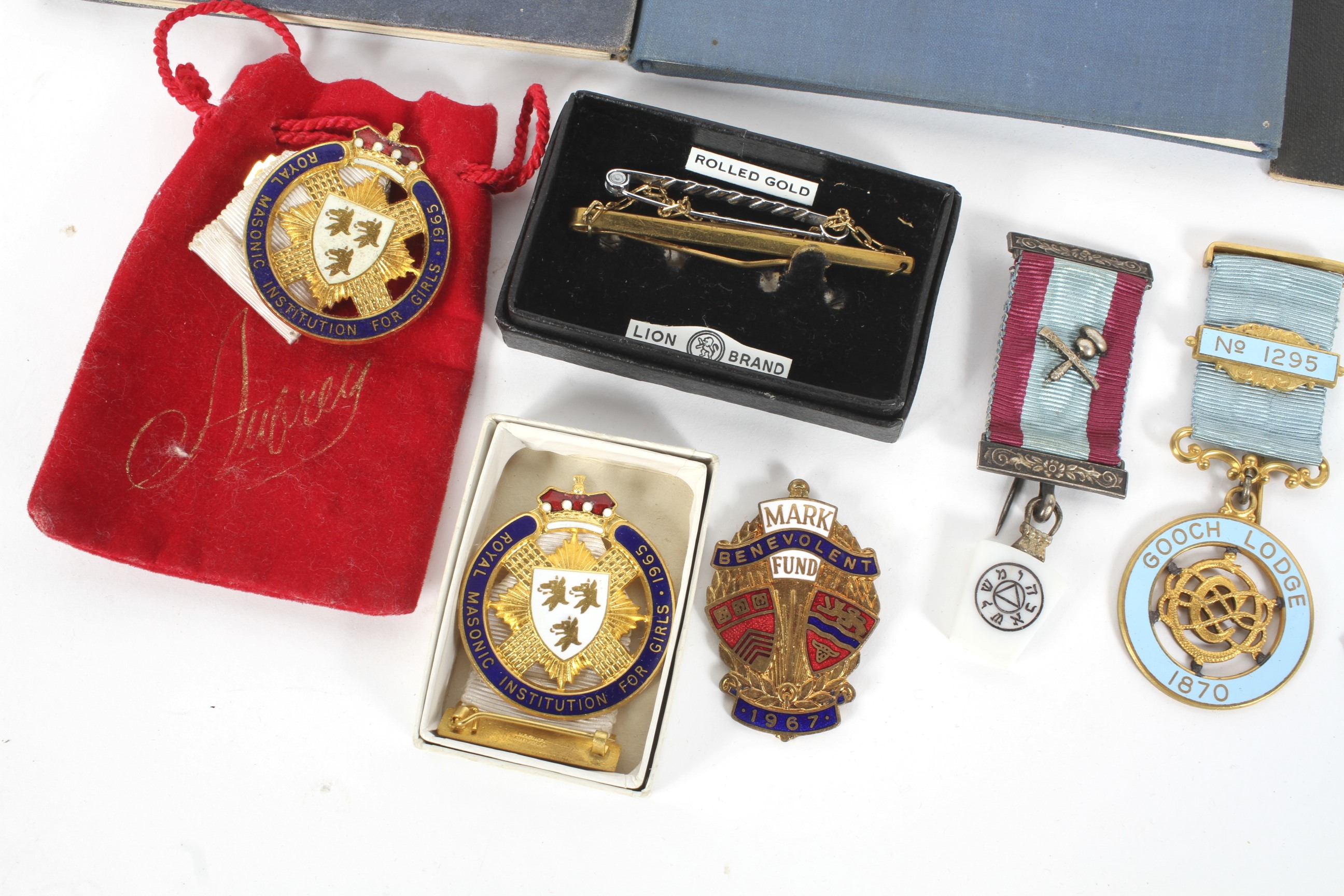 A collection of Masonic jewels and related wares, to include books, badges, - Image 3 of 3