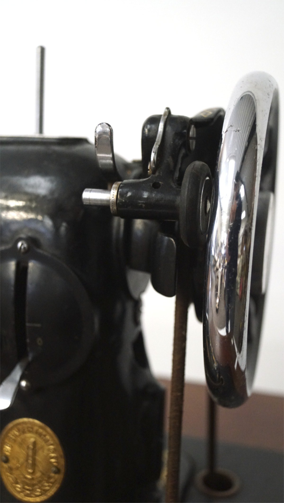 A Singer sewing machine, model EA859133, - Image 3 of 3