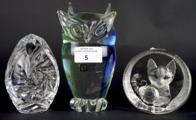 Three glass paperweights, one of an owl by Murano, H16cm,