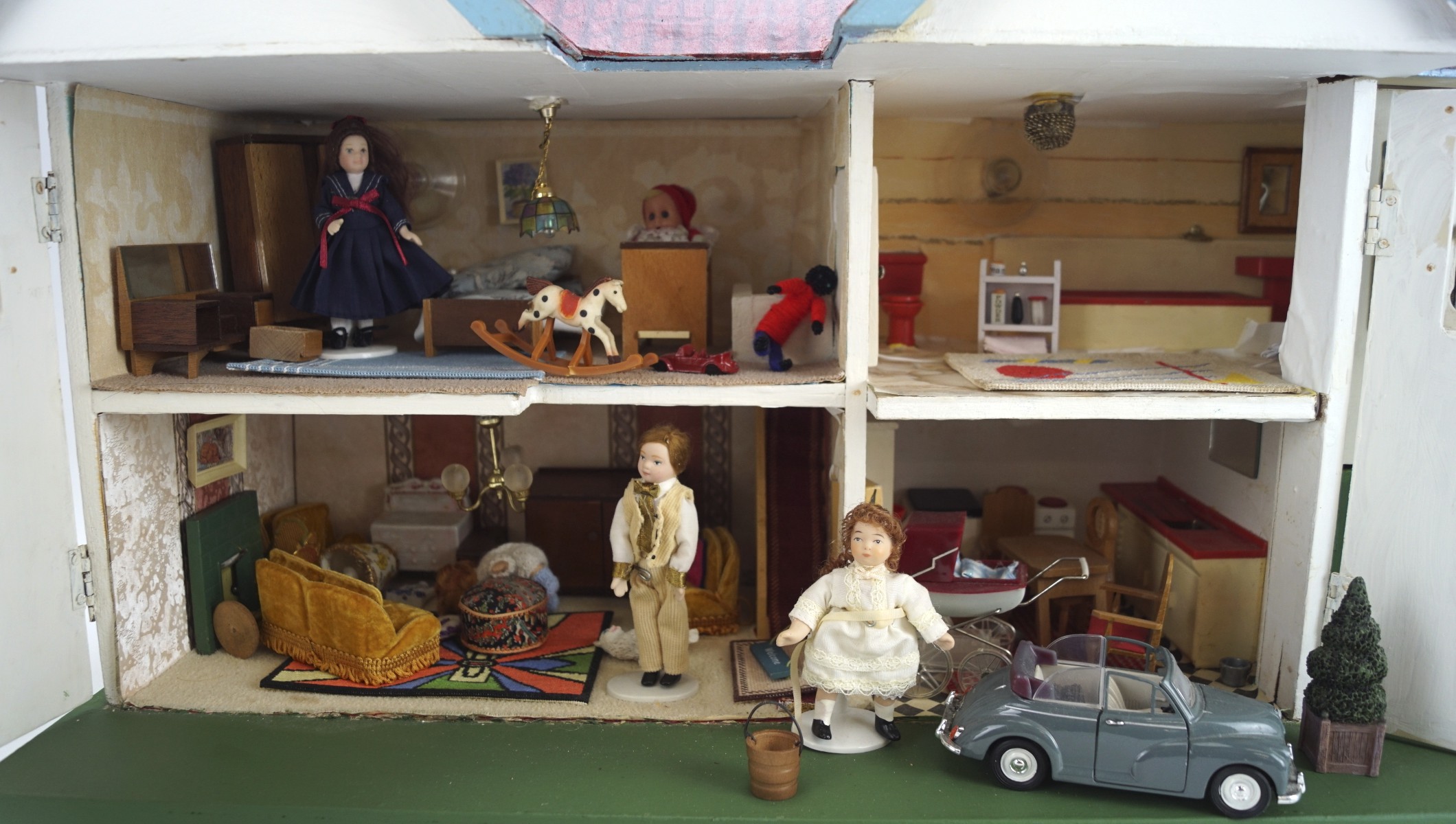 A vintage Tri-ang dolls house, c. - Image 2 of 2