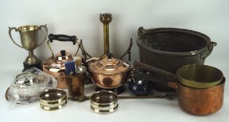 Assorted metalware, including candlesticks, horseshoes, silver plated trophy on stand,
