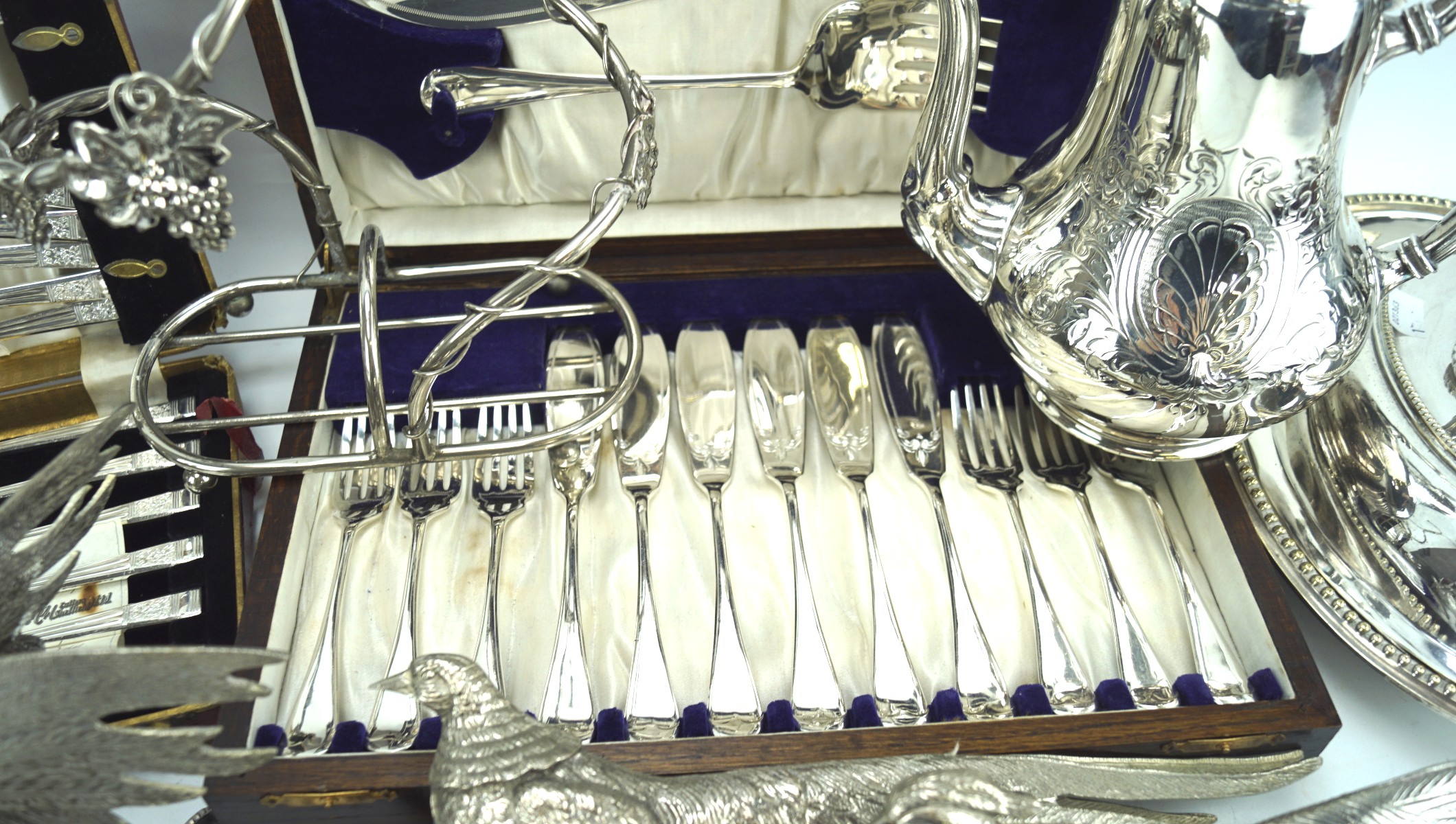 An assortment of silver plate and other metalware, including two boxed sets of fish cutlery, - Image 2 of 2