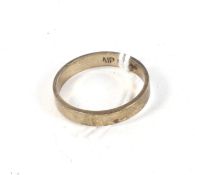 9ct gold wedding band. Size M, weight 1.