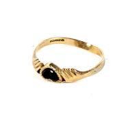 9ct gold Claddagh ring. Size M, weight 1.