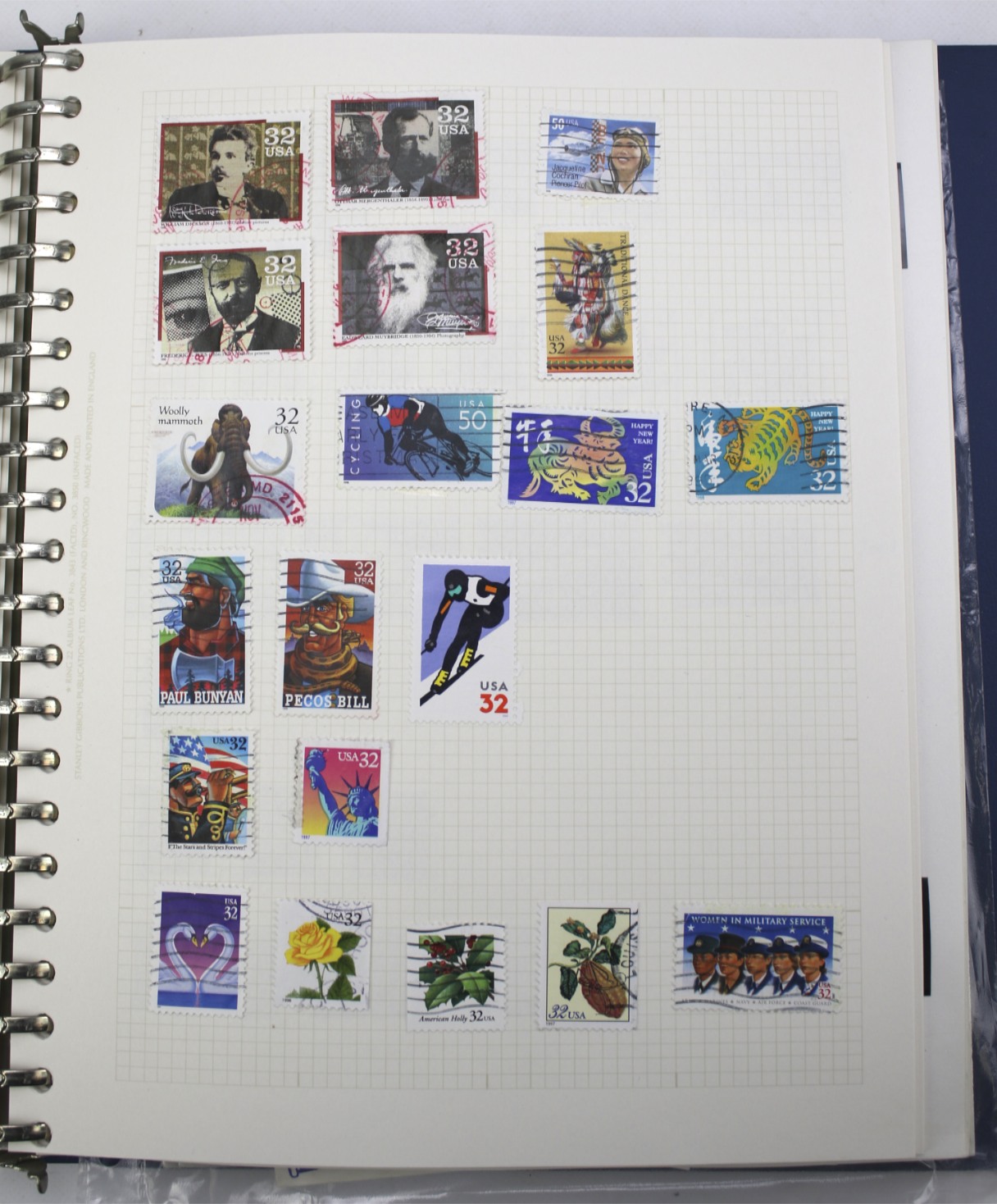 A large collection of world stamps in albums. - Image 2 of 2