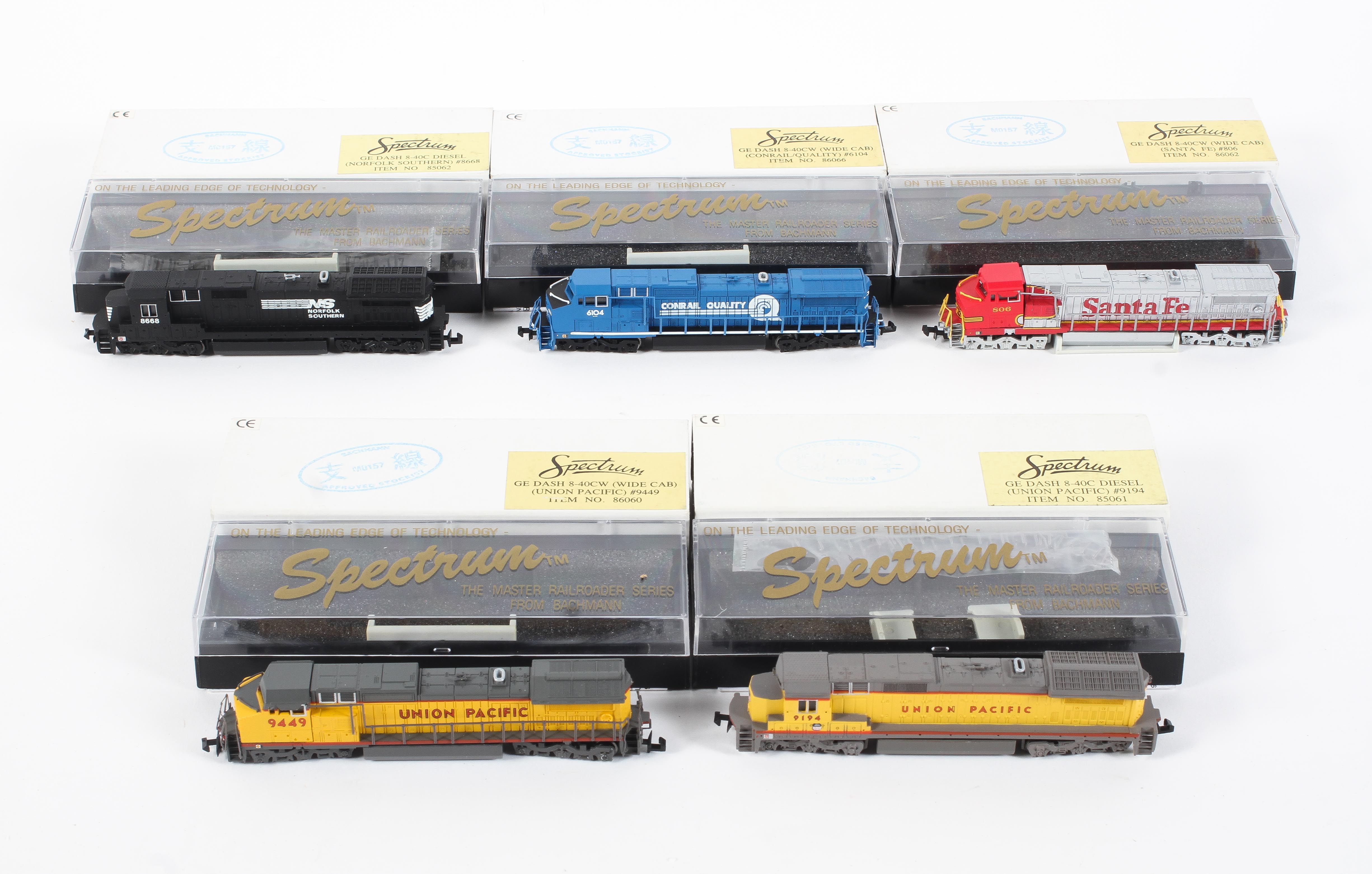 Five boxed Spectrum locomotives all in original packaging with outer sleeves.