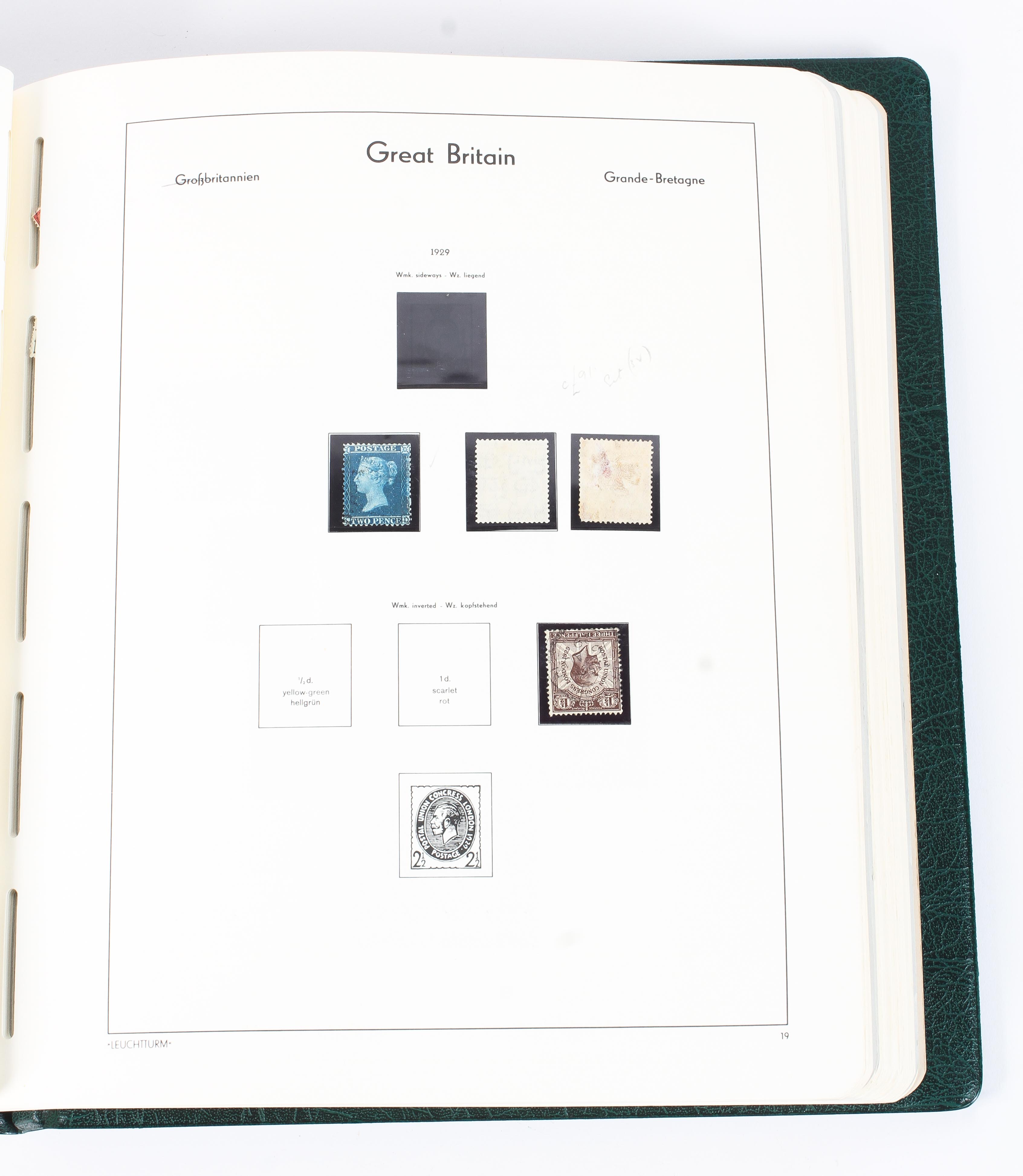 A collection of Great Britain stamps in a green album. - Image 4 of 6