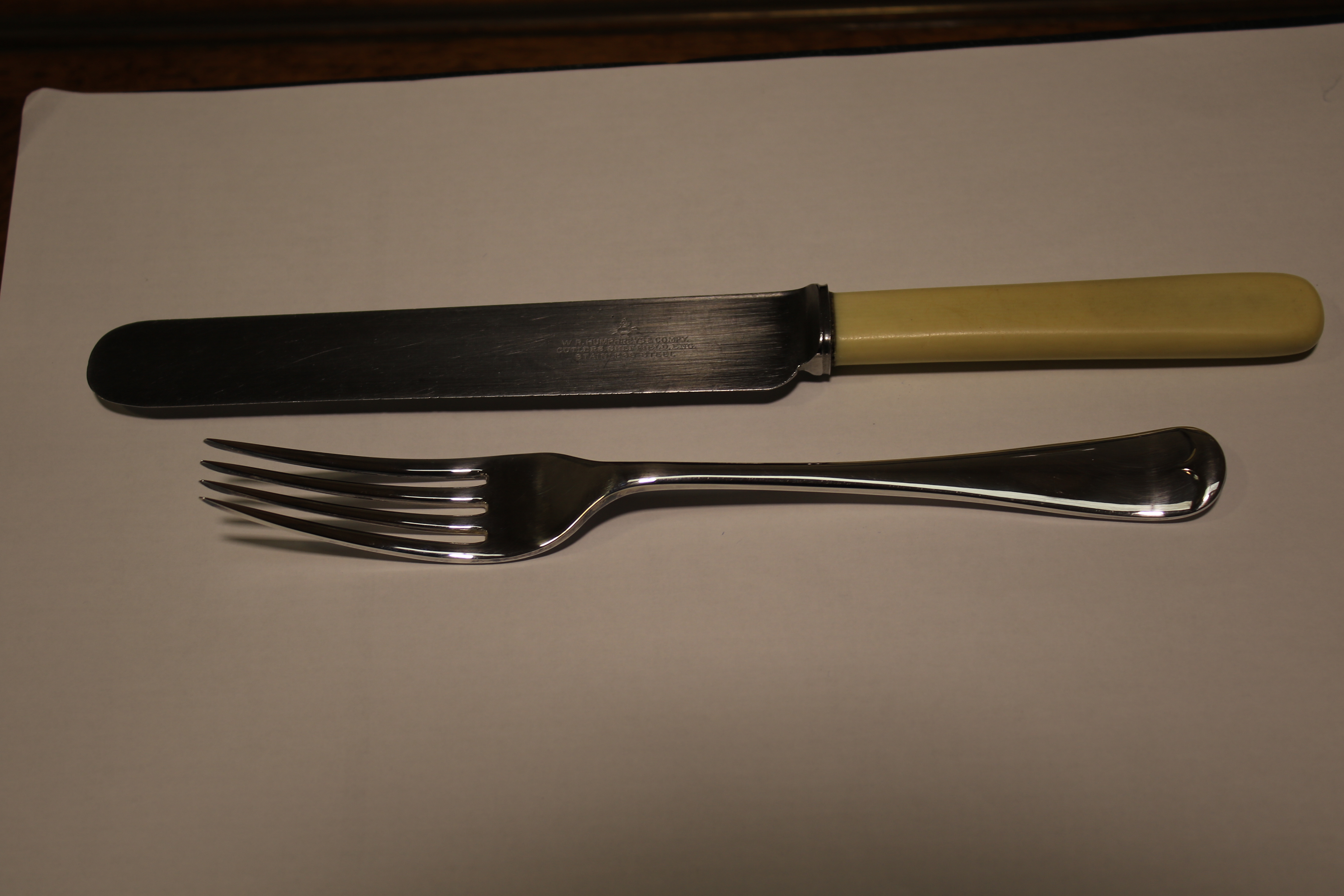 An early 20th century brass mounted oak canteen of Atkin Brothers cutlery. - Image 8 of 18