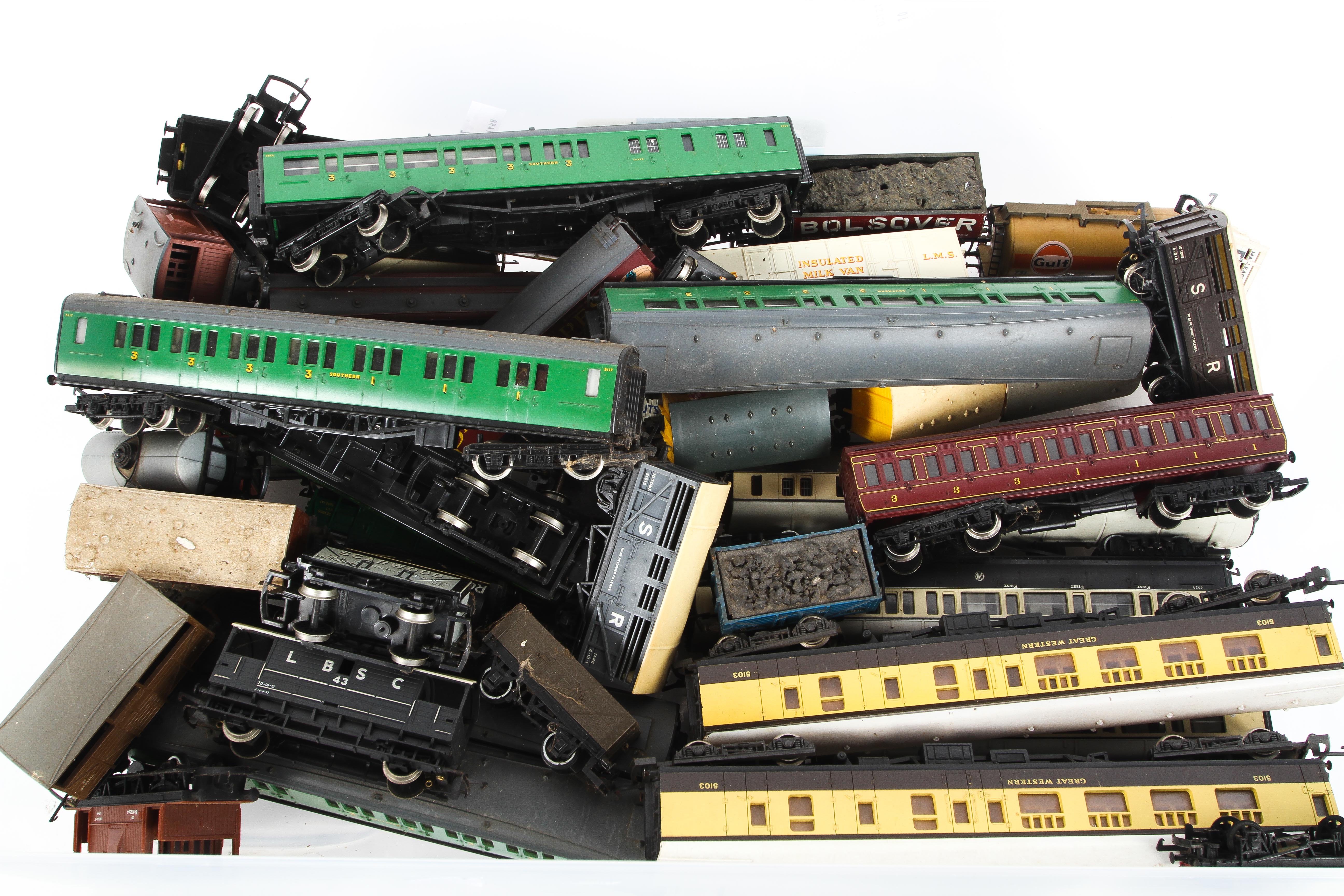 A box of assorted OO gauge Rolling Stock and Railway carriages. Mostly Hornby related. - Image 2 of 2