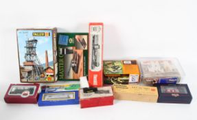 A box of OO gauge accessories. Including a FALLER HO B-945 and a Gaugemaster control, etc.