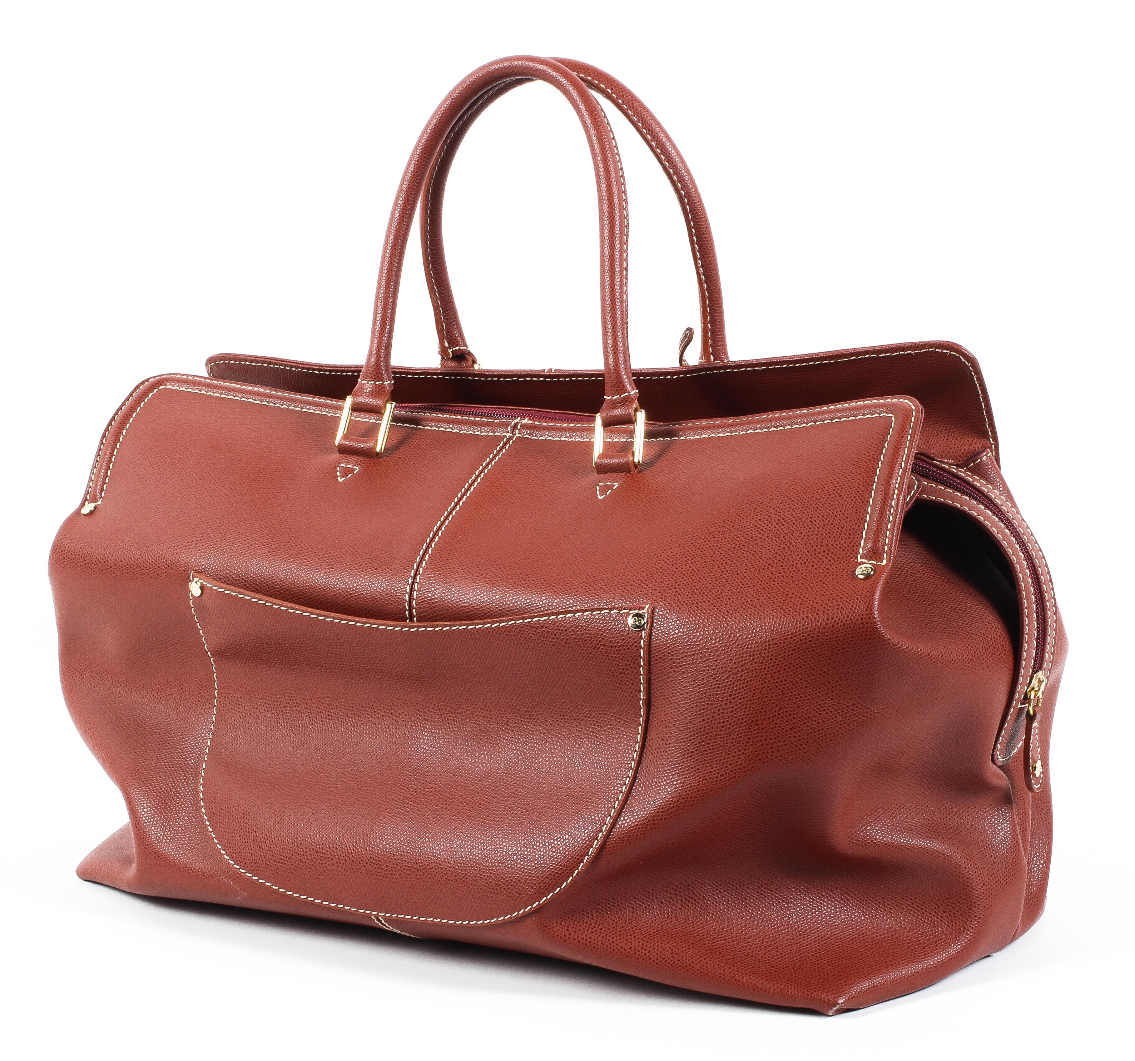 An Escade burgundy leather travel bag and dust bag Condition Report: Overall in good - Image 3 of 6