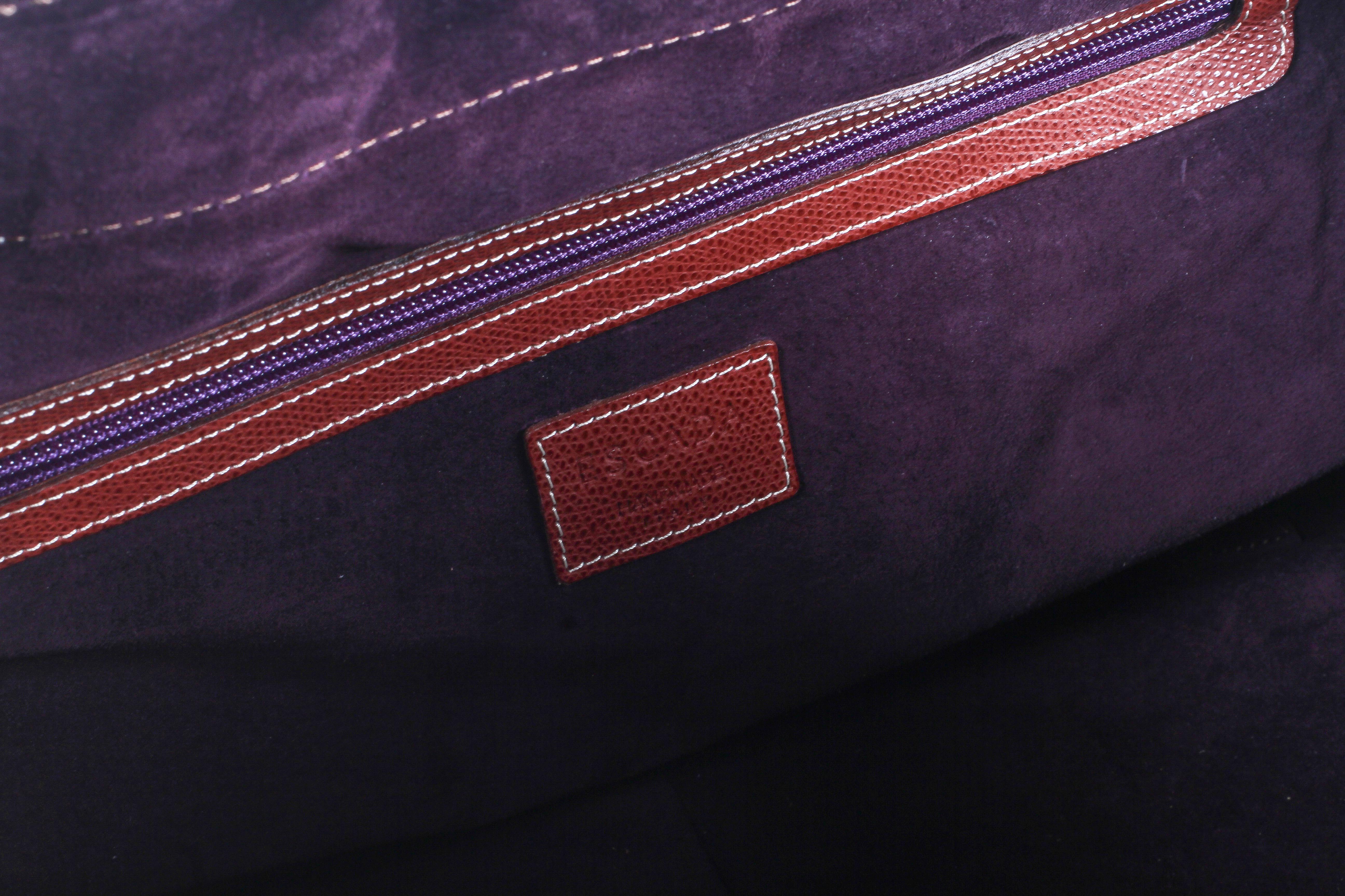 An Escade burgundy leather travel bag and dust bag Condition Report: Overall in good - Image 5 of 6