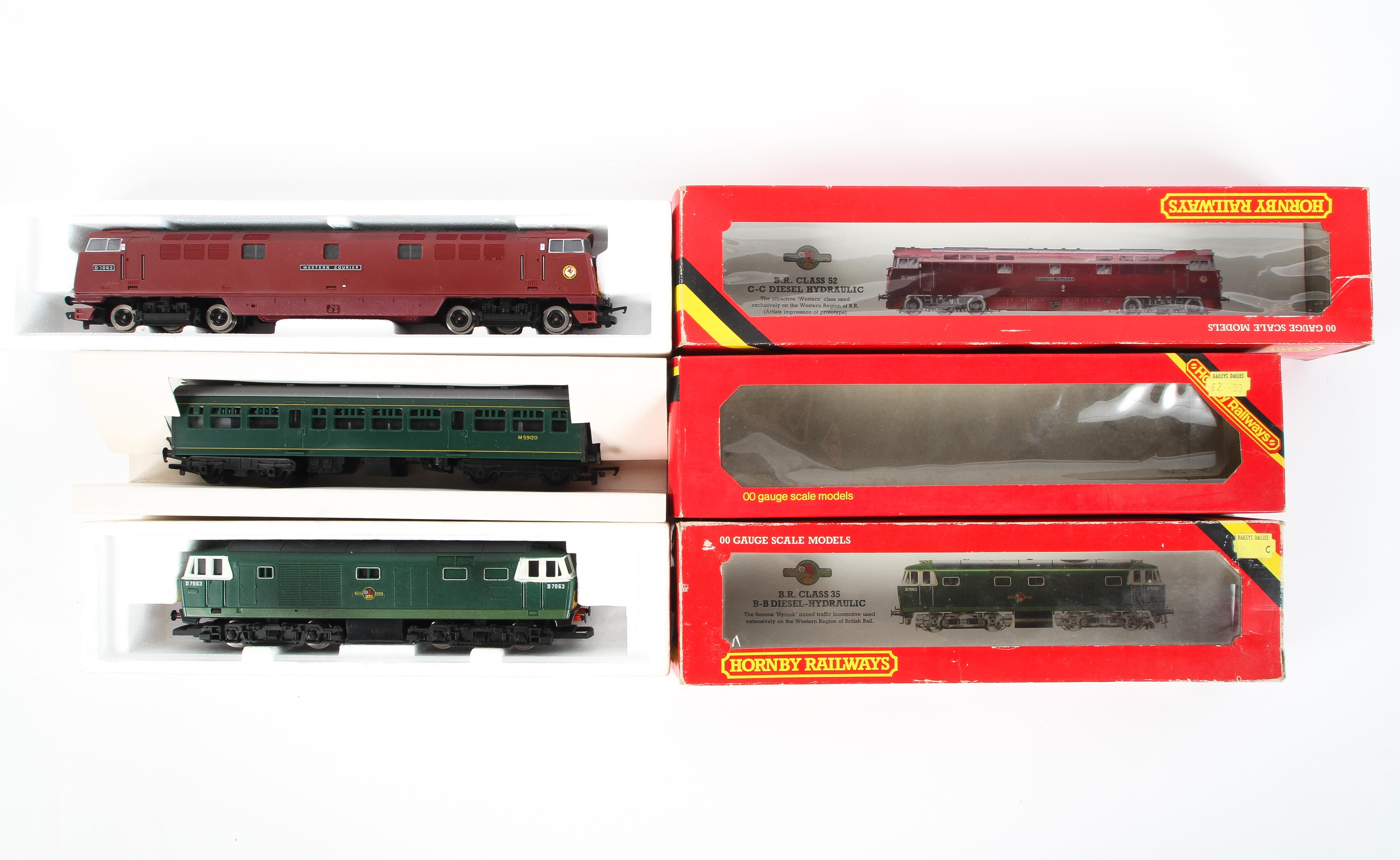 Three boxed Hornby OO gauges. A R.074 HYMEK Diesel Locmotive, R.334 Diesel Centre Car and a R.352 B.