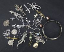 An assortment of silver and costume jewellery.