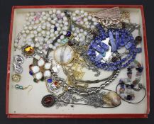 A comprehensive collection of costume jewellery.