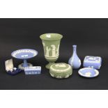 Eight pieces of Wedgwood Jasperware in blue and green.