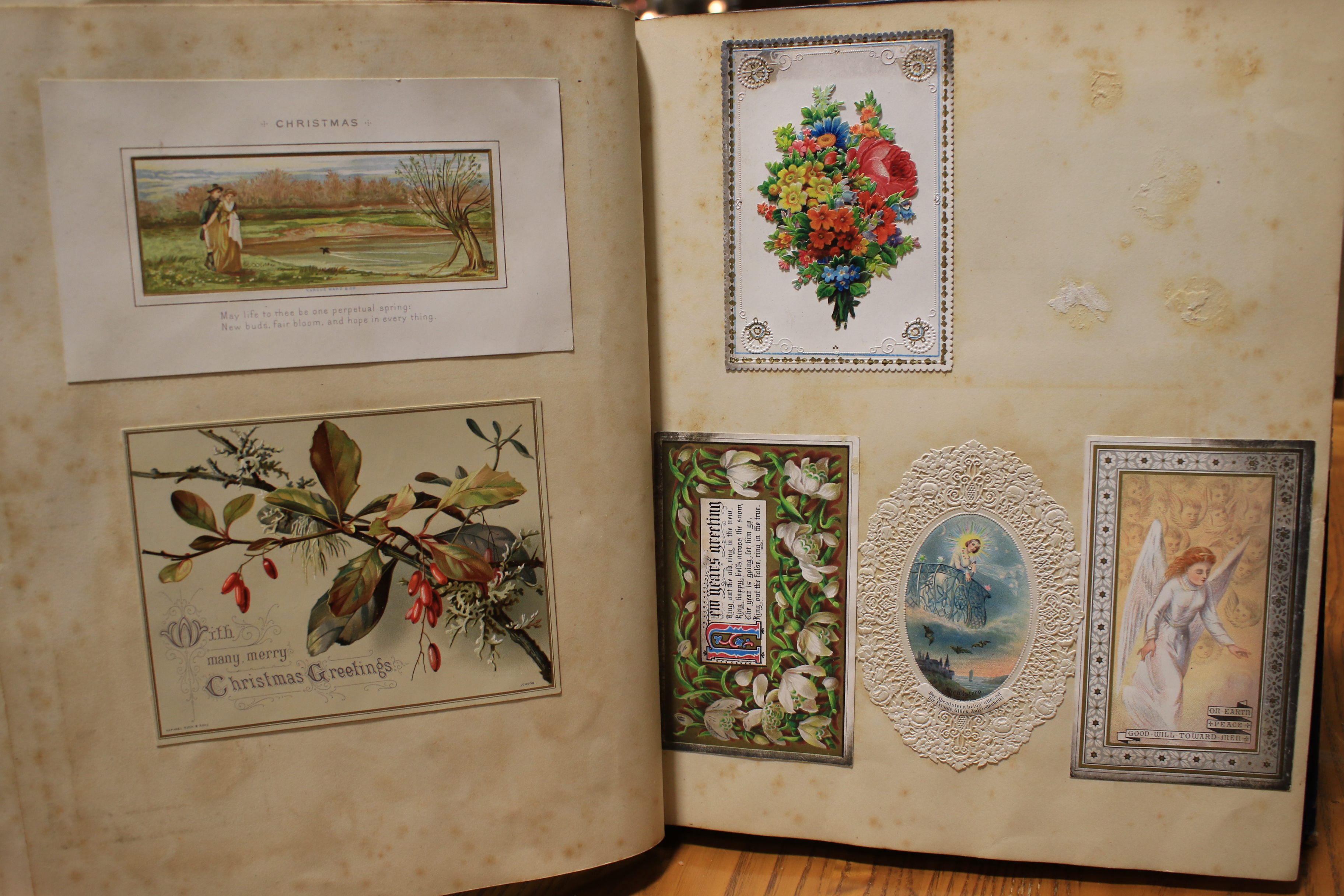 An assortment of Victorian and late scrapbooks. - Image 4 of 10