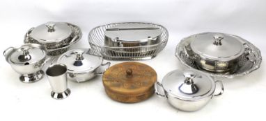 An assortment of stainless steel Kitchenalia.