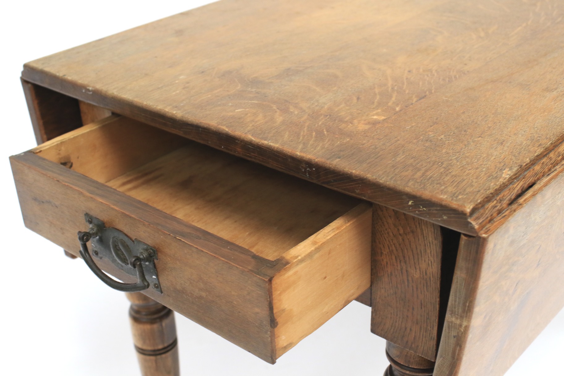 An oak drop leaf table. - Image 2 of 2