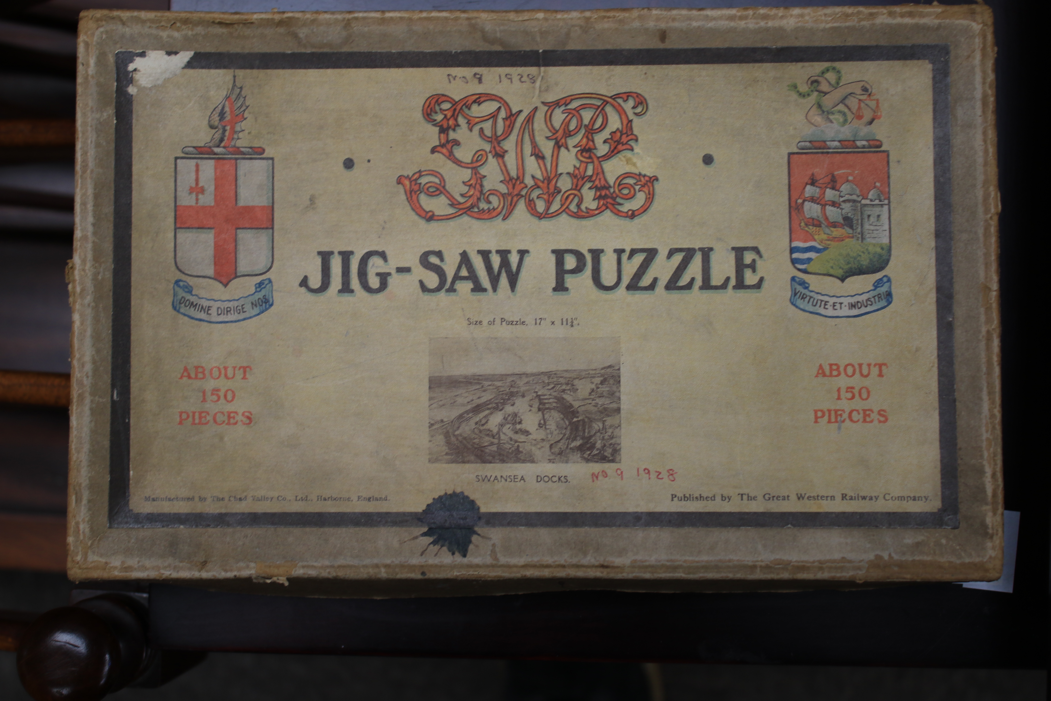 An assortment of vintage wooden jigsaw puzzles. - Image 4 of 8