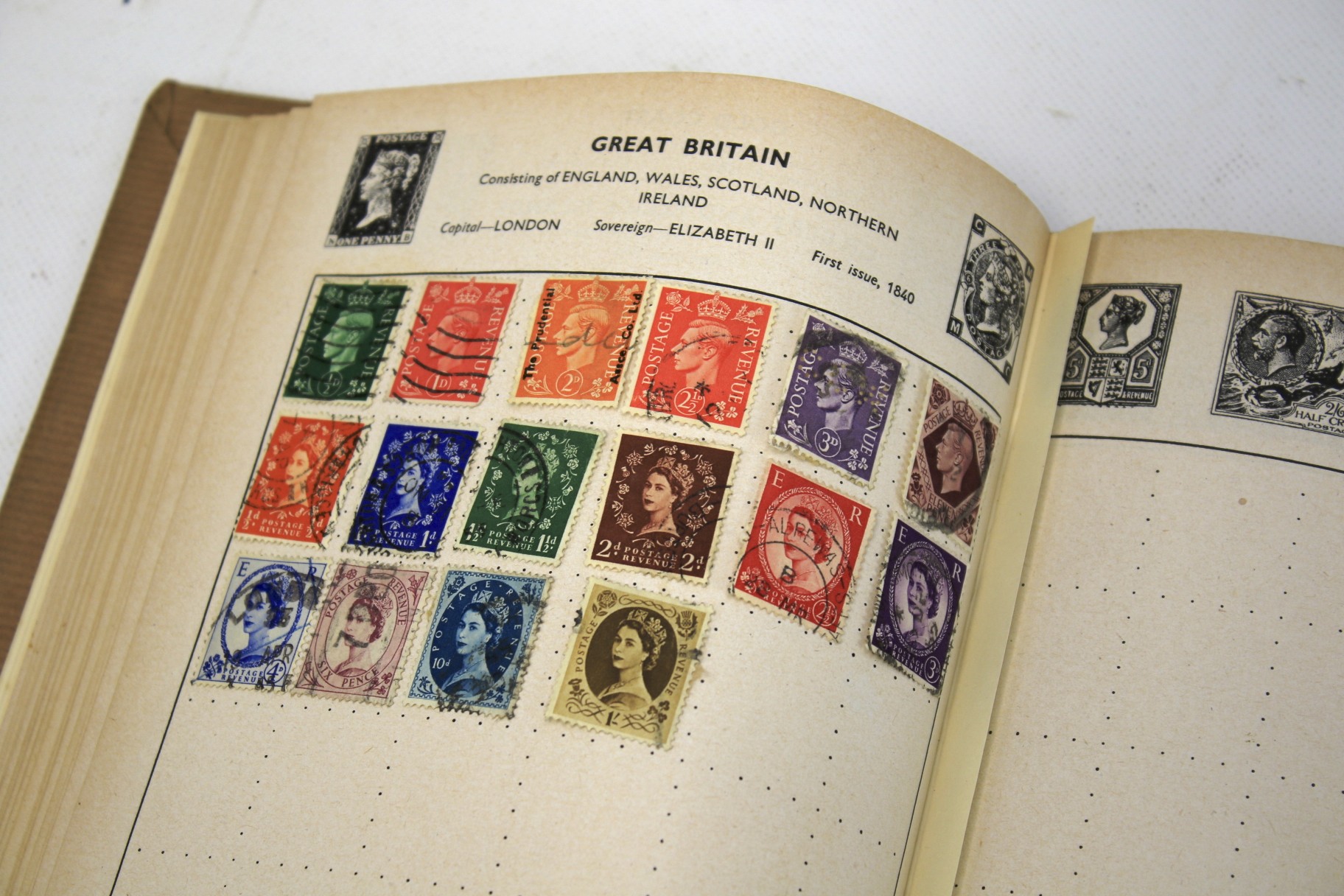 Two 20th century stamp albums. Containing an assortment of European and rest of the world stamps. - Image 2 of 3