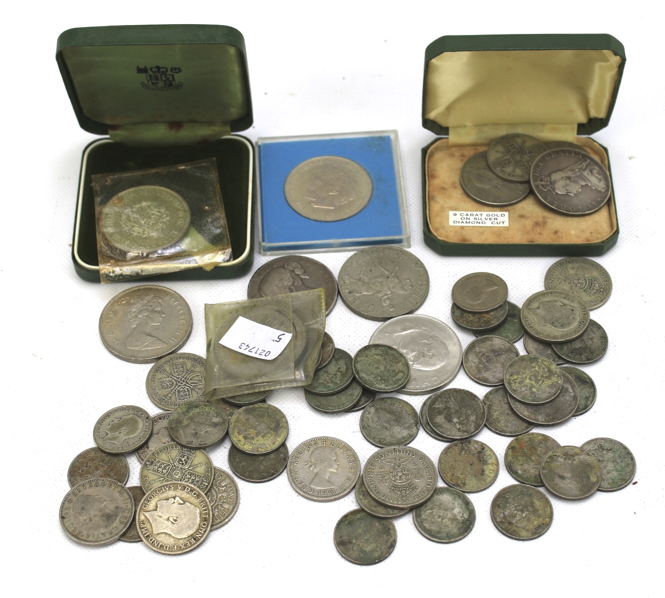 A collection of assorted coinage.