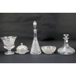 Five pieces of assorted glassware.