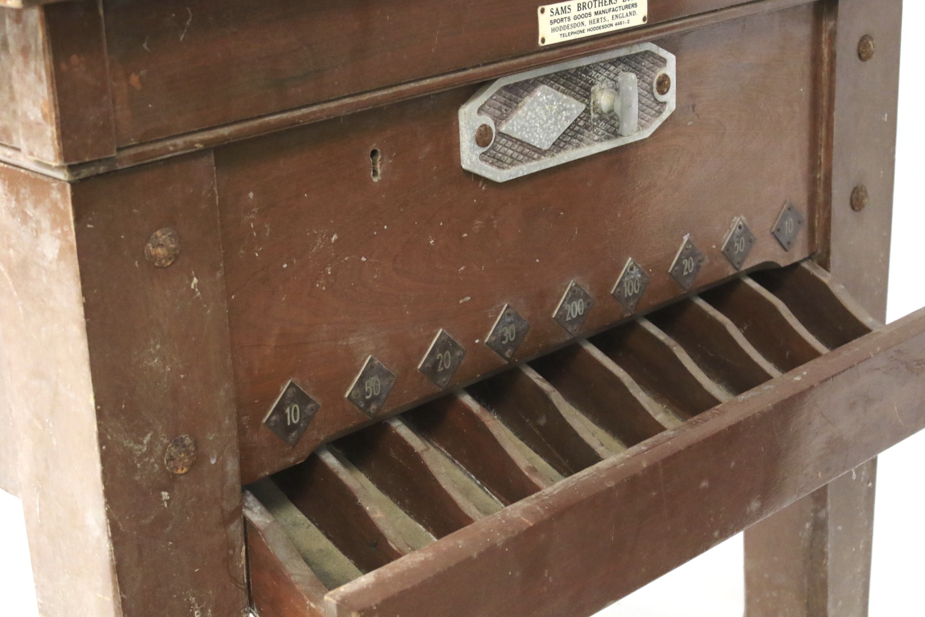 A vintage Sams Brothers Ltd mahogany coin operated bar billiard table. - Image 4 of 4