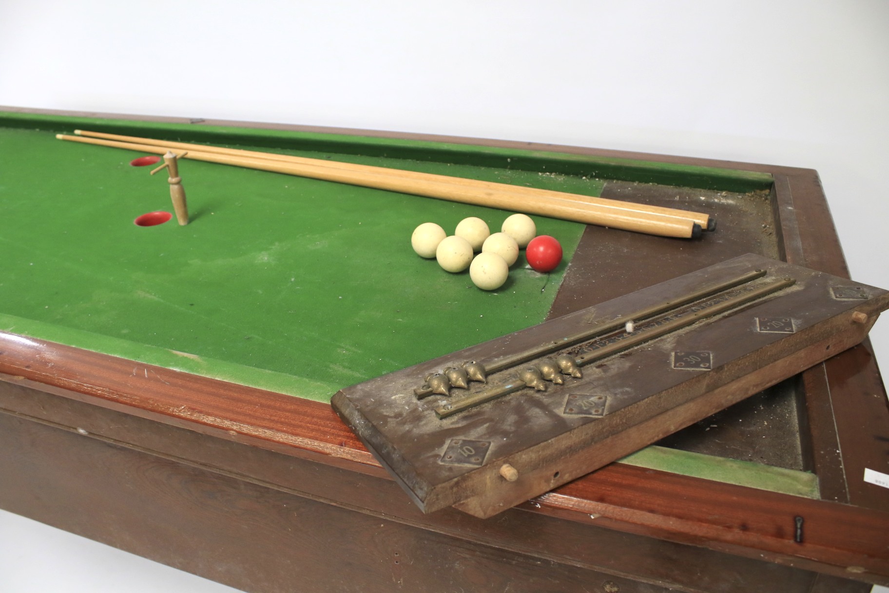 A vintage Sams Brothers Ltd mahogany coin operated bar billiard table. - Image 2 of 4