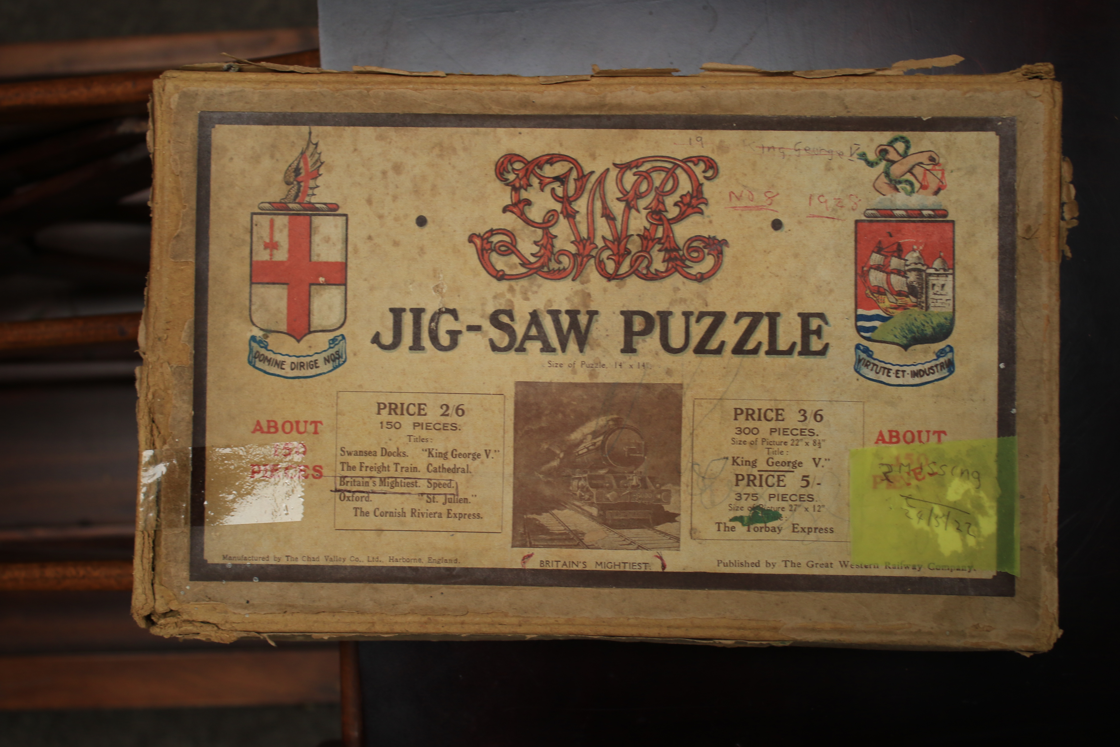 An assortment of vintage wooden jigsaw puzzles. - Image 6 of 8