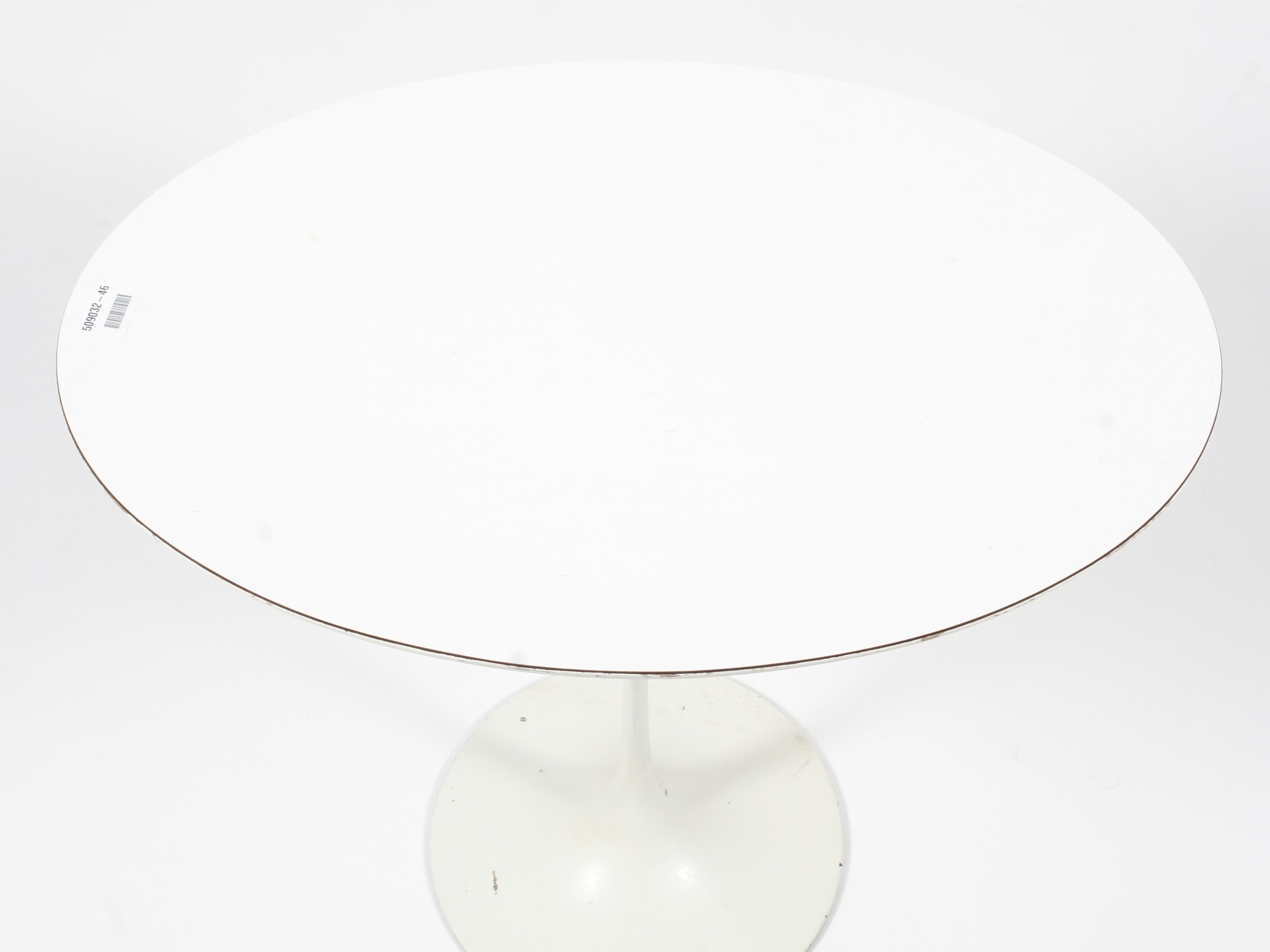 A retro tulip-shaped white painted occasional table. - Image 2 of 2
