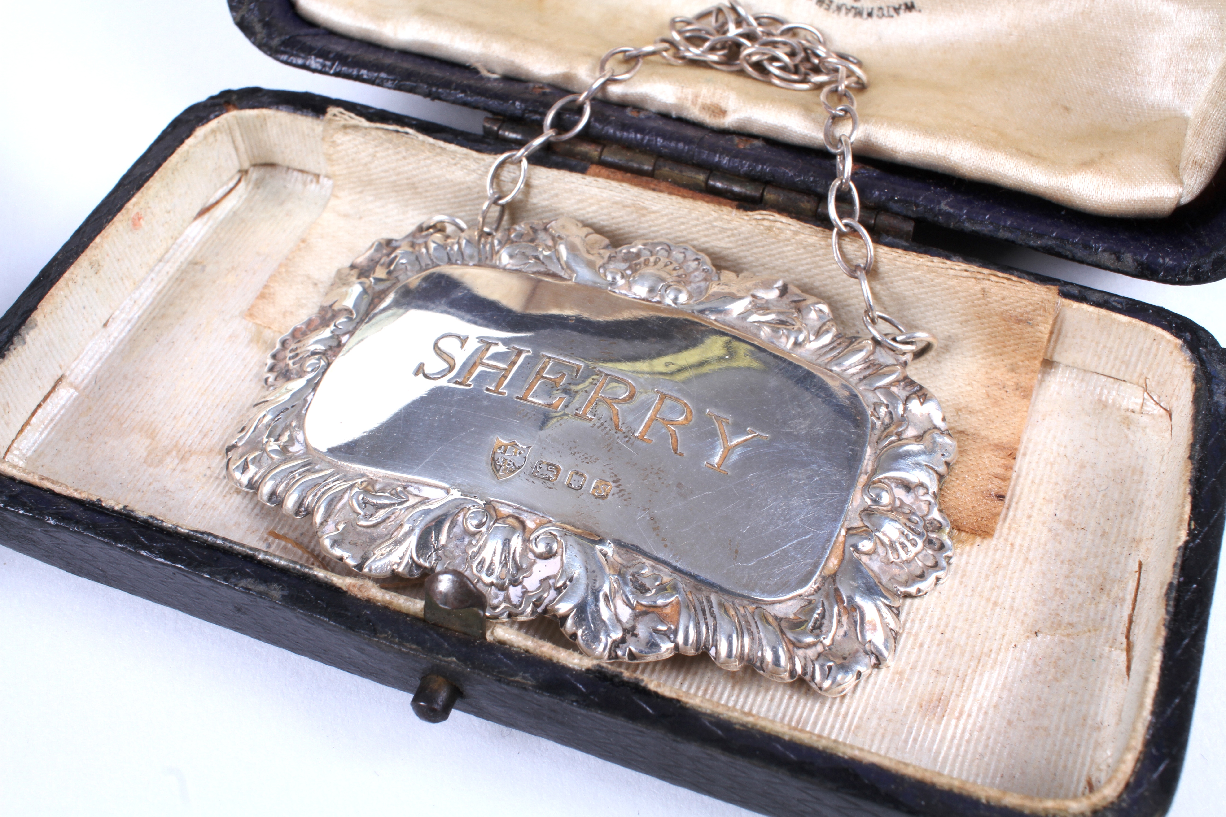 A silver toast rack, a cased christening set and a decanter label. - Image 3 of 3