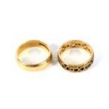 Two 9ct gold rings.