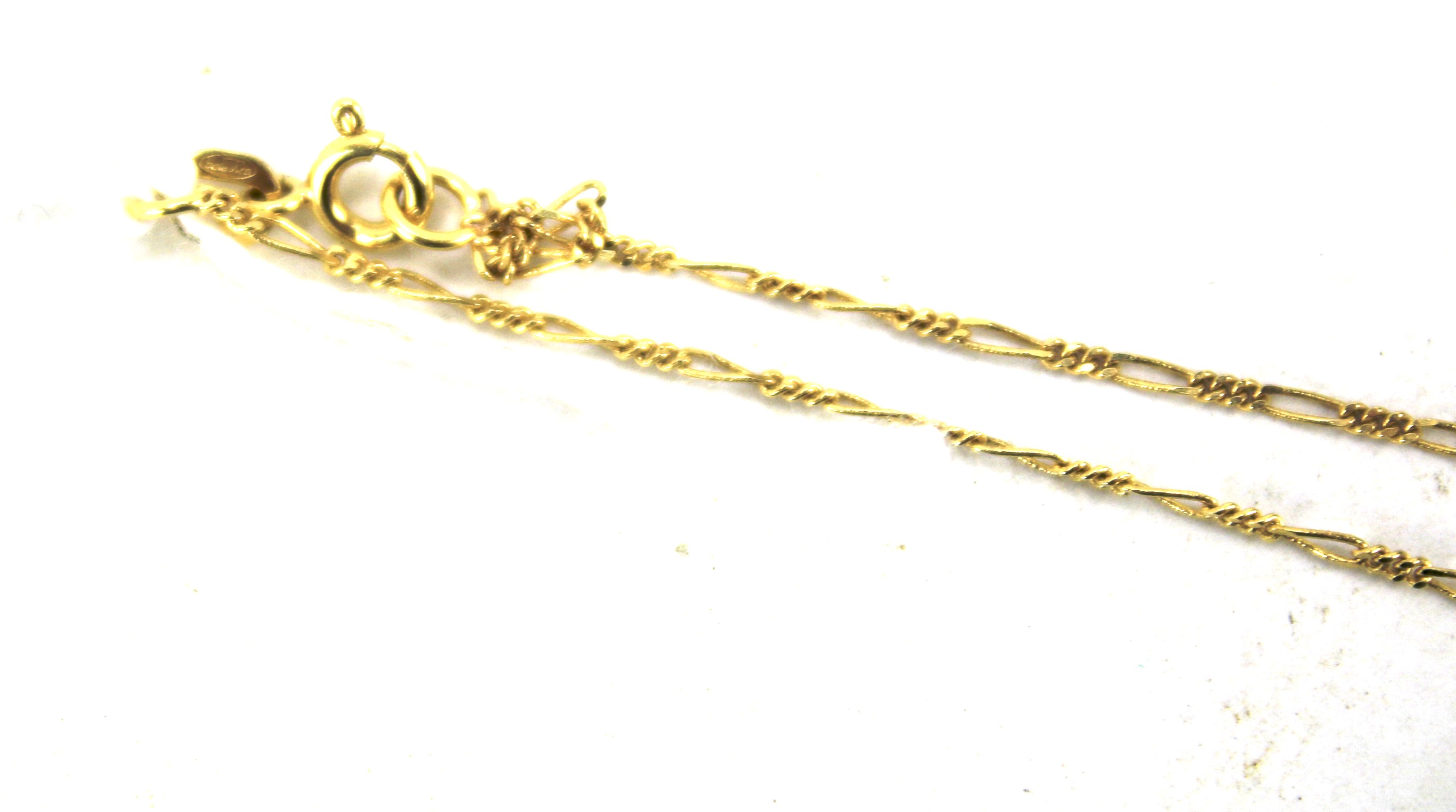 A yellow metal chain necklace. Marked '750'. Weight 2. - Image 2 of 2