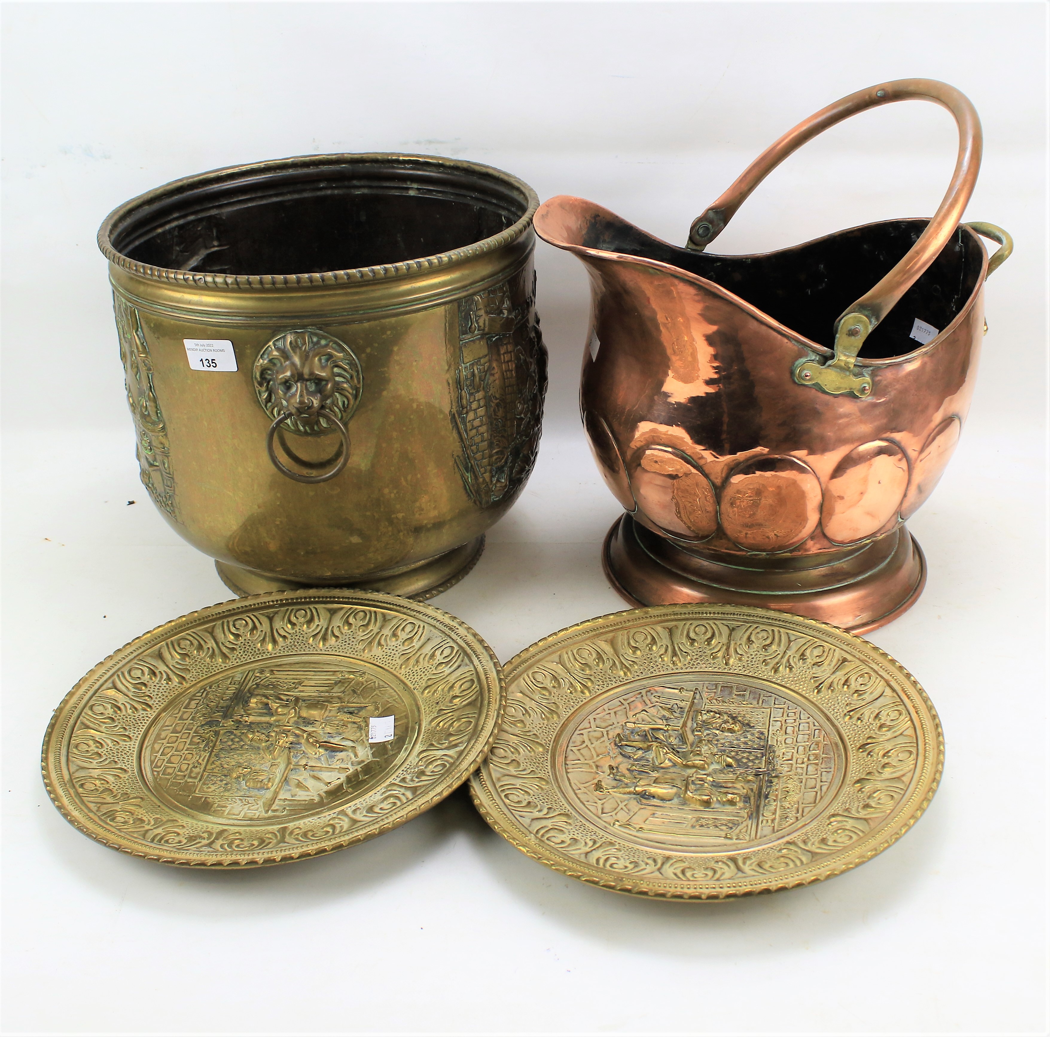 Assorted brass and metalware.