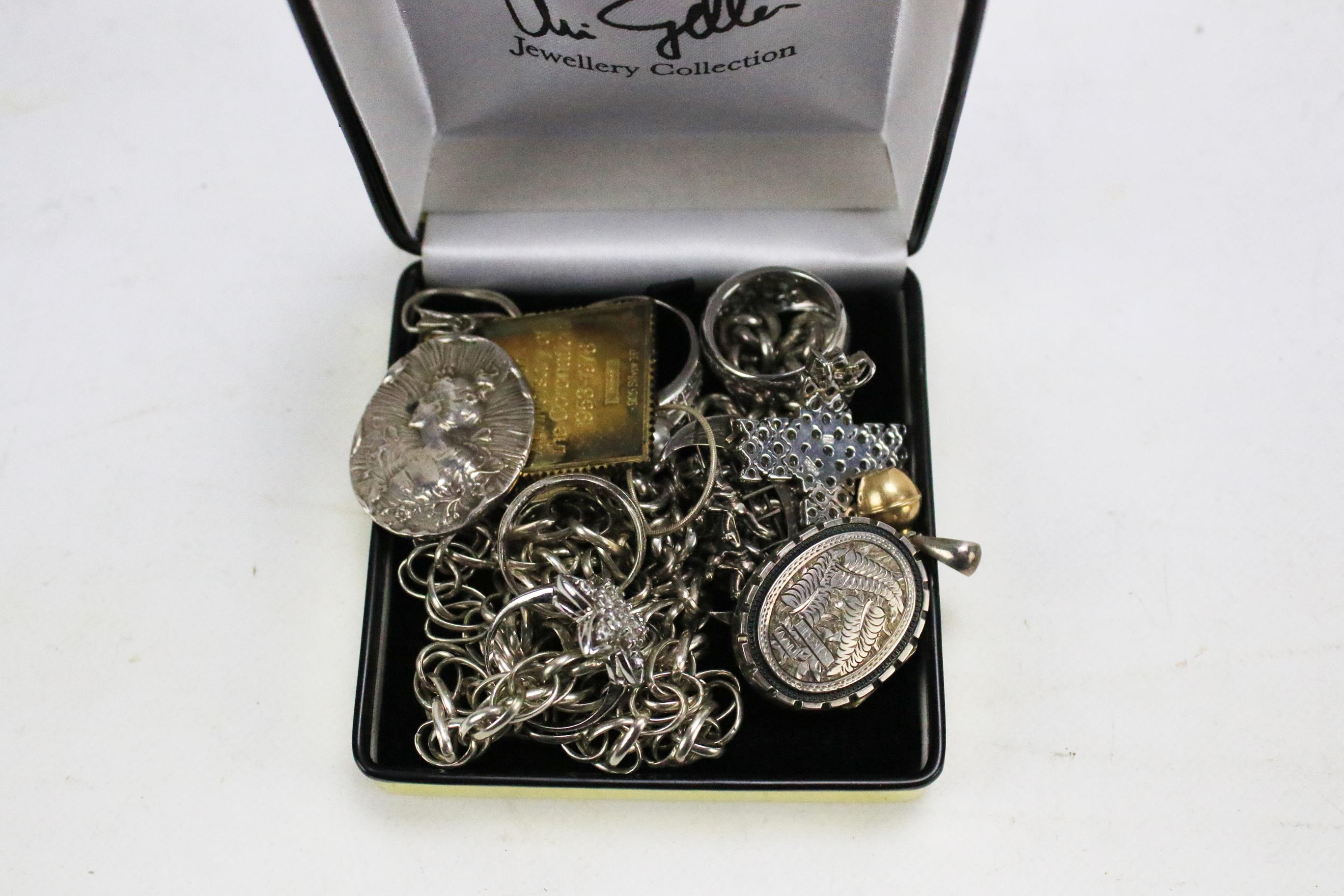 A quantity of silver and white metal jewellery. - Image 2 of 2