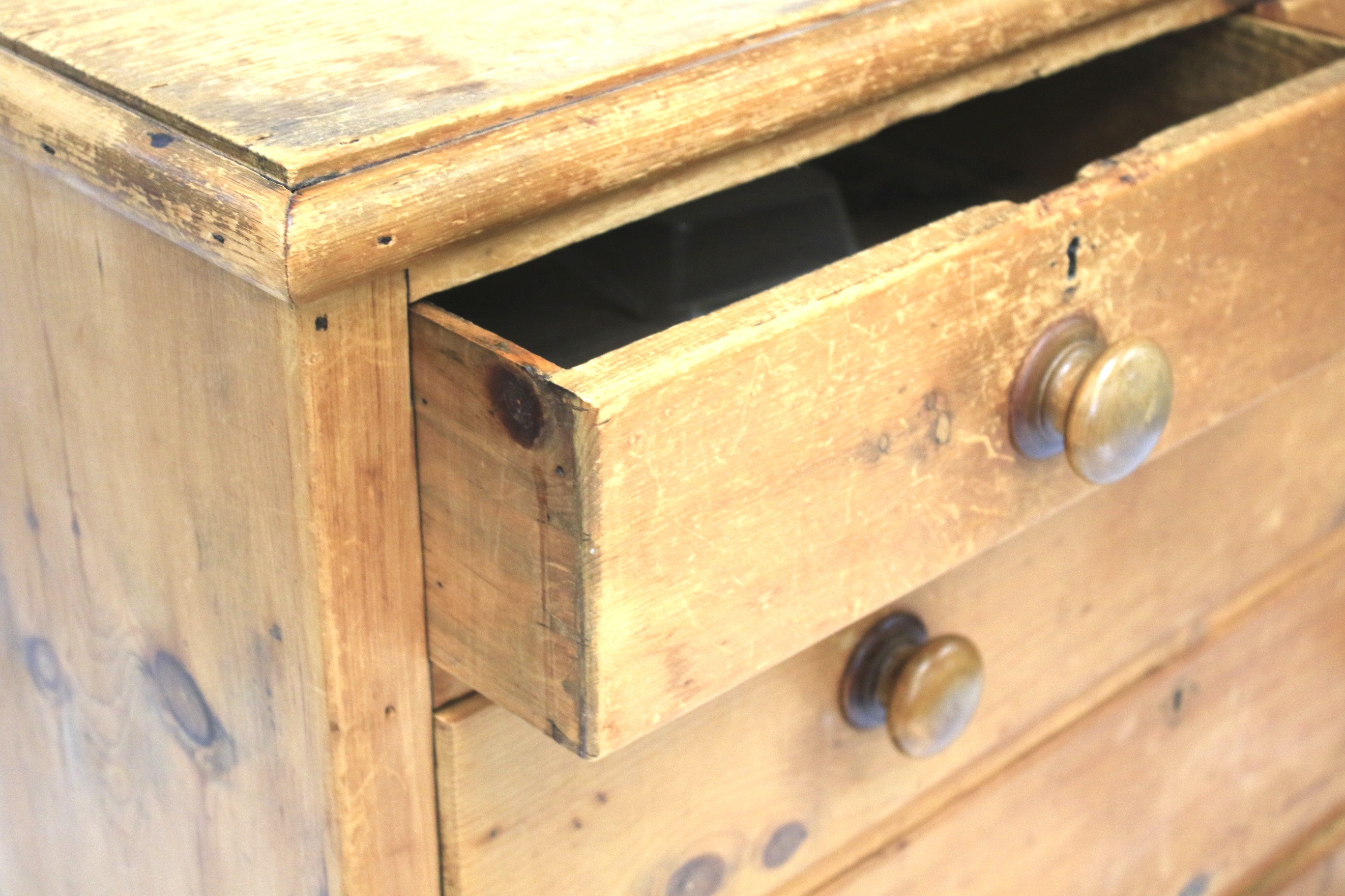 An Edwardian pine chest of drawers. - Image 2 of 2