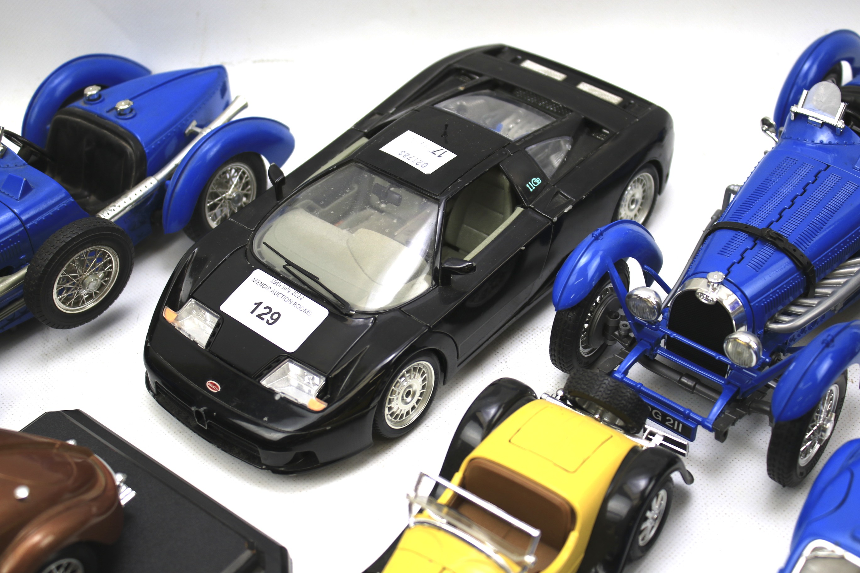 A large collection of diecast model vehicles. - Image 2 of 3