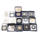 A collection of coins including gold and silver examples. 2014 1oz silver Britannia, two 0.