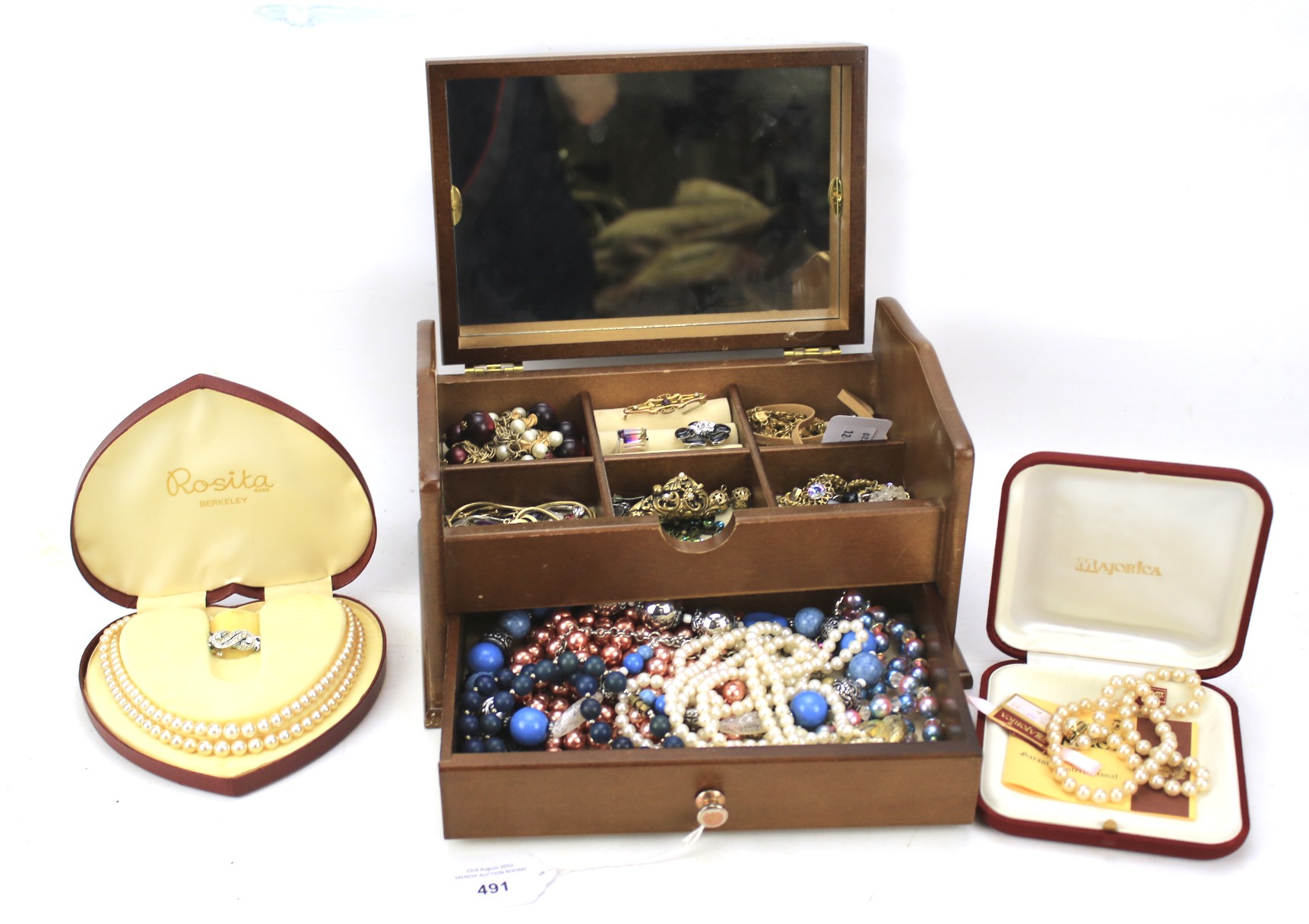 A 20th century jewellery box. - Image 2 of 3